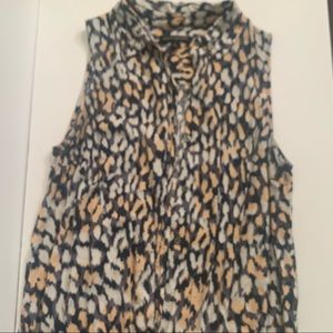 Banana Republic SleevelessMedium  Collared Button Down Top.